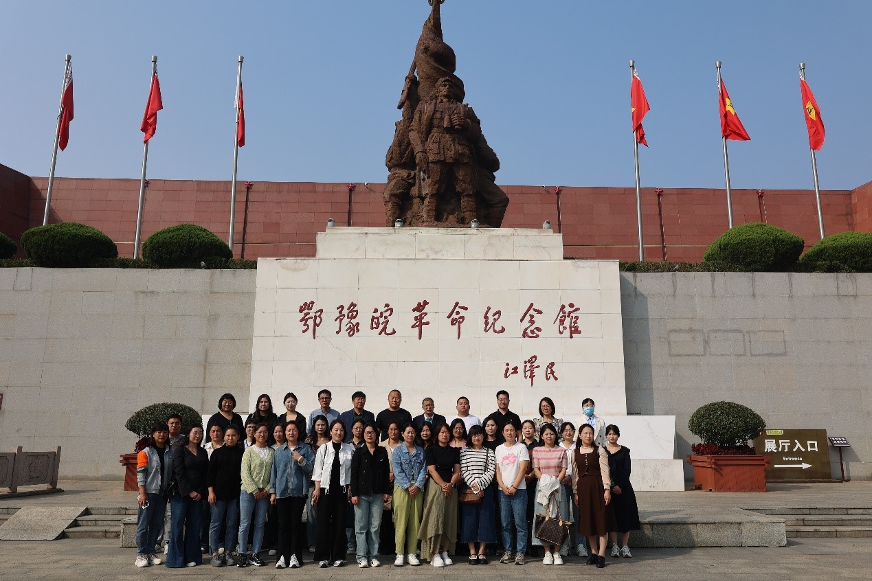 永利y23455举办“国培计划”平舆县初中语文骨干教师研修班综合实践教育活动